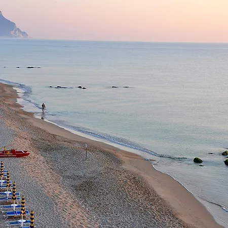 Hotel Brigantino Non Dista 3*