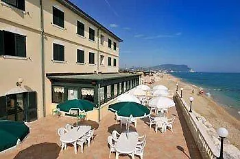 Hotel Brigantino Non Dista