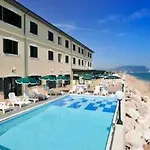 Hotel Brigantino Non Dista 3*