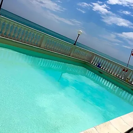 Brigantino Non Dista Hotel
